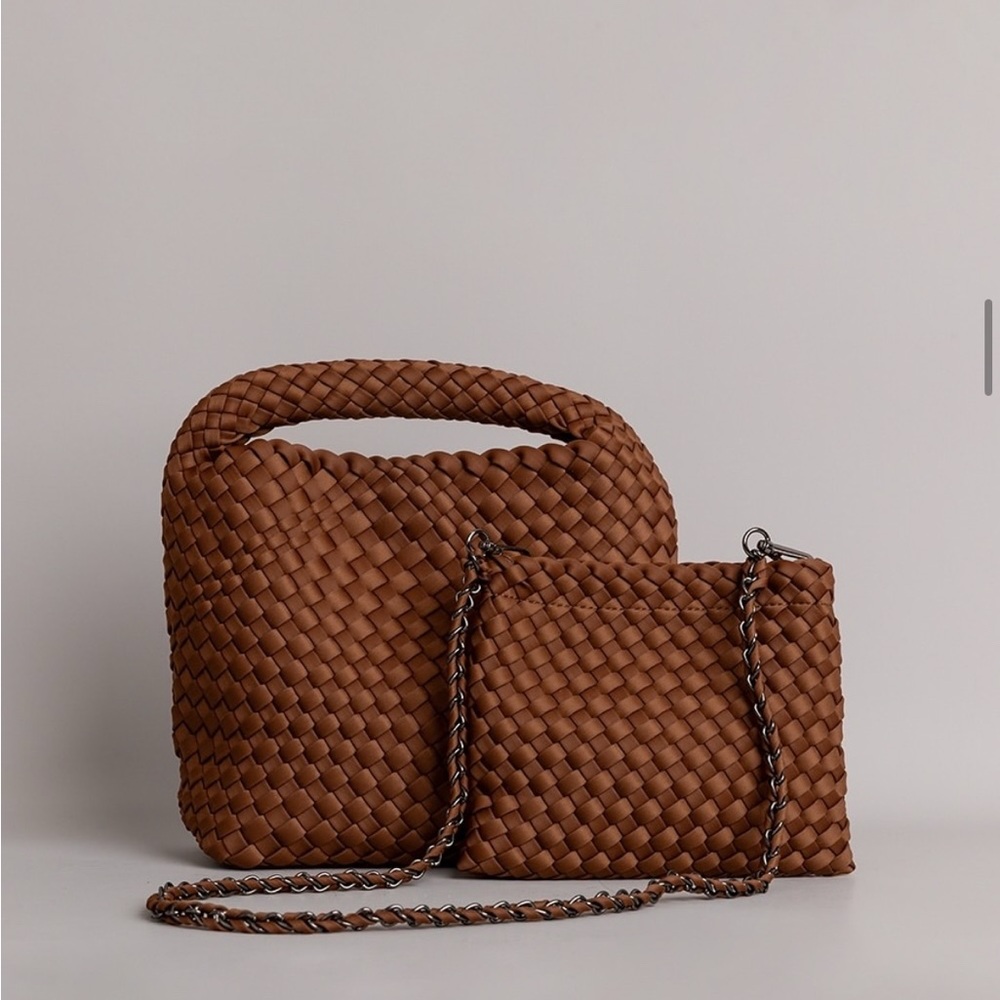 Fighting eel like new petite juniper petite tote chocolate